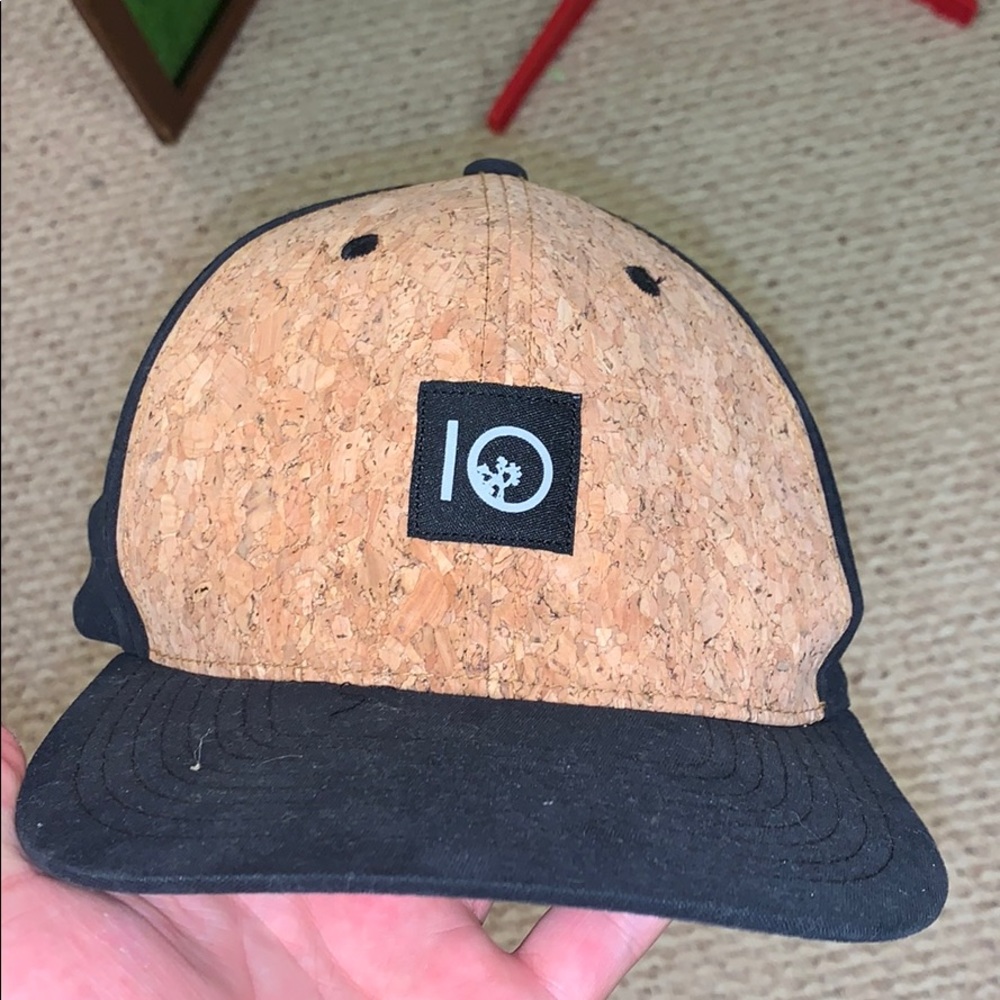 10trees hat